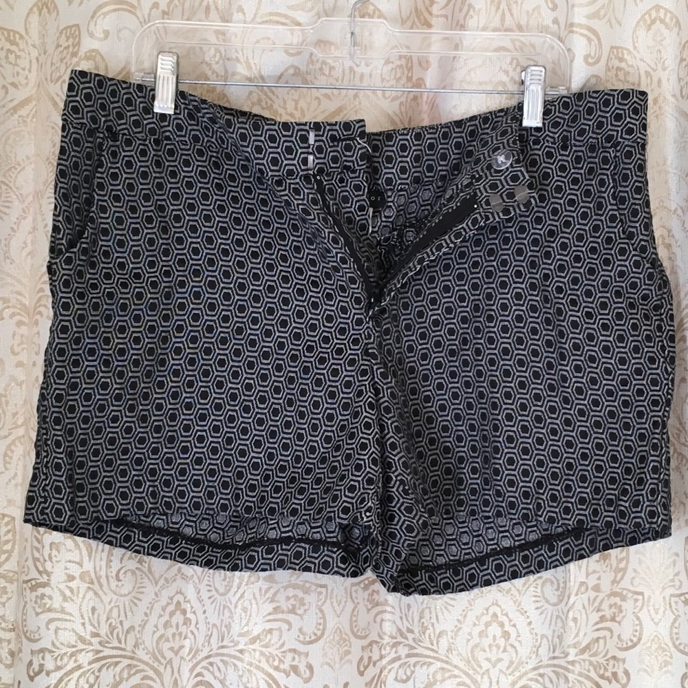 Sexy dress shorts! 🏖⛱🛳⚓️✈️